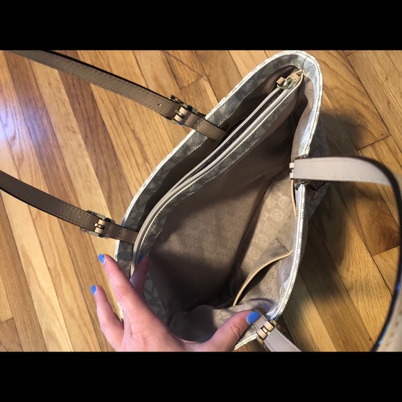 Michael Kors Tote - Picture 2 of 4